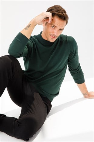 Мужской Базовый Свитер с Имитацией Водолазки Темно-Зеленого цвета