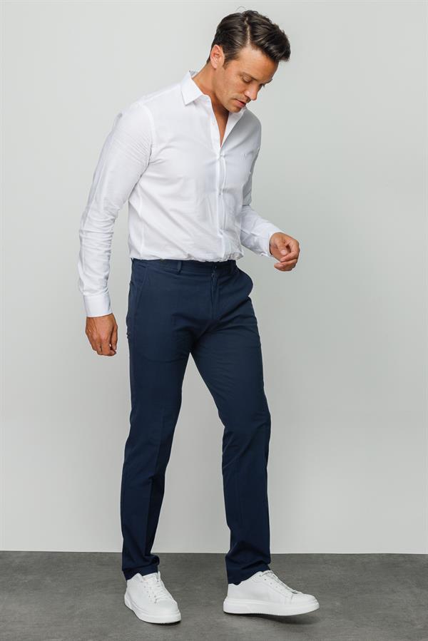 Мужские хлопчатобумажные брюки на резинке с карманами по бокам цвета темно синие