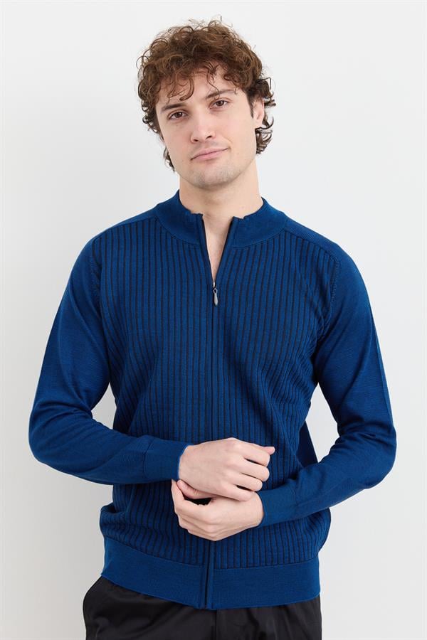 Пальто мужское из шерстяного трикотажа синее