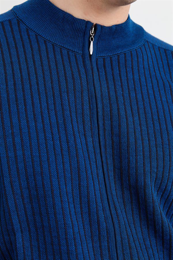 Пальто мужское из шерстяного трикотажа синее