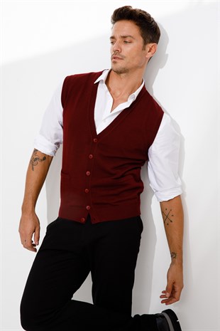 Мужской трикотажный жилет цвета сливы