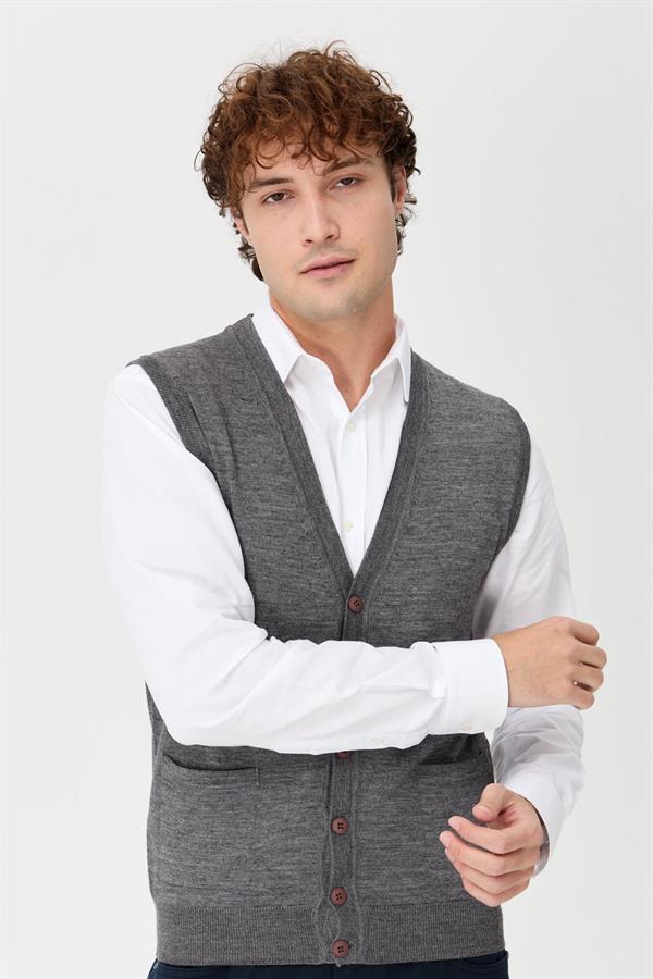 Мужской трикотажный жилет