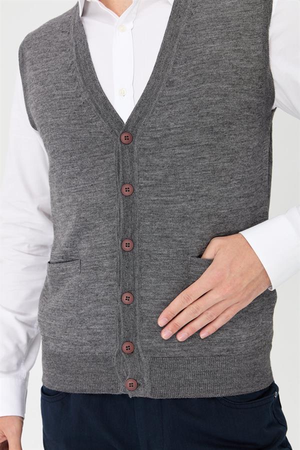 Мужской трикотажный жилет