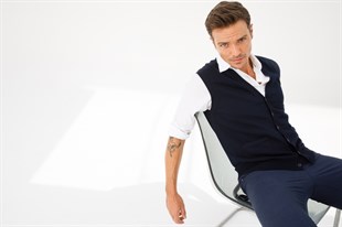 Мужской трикотажный жилет темно-синий