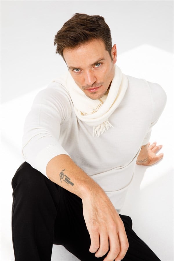 Мужской шерстяной шарф молочный