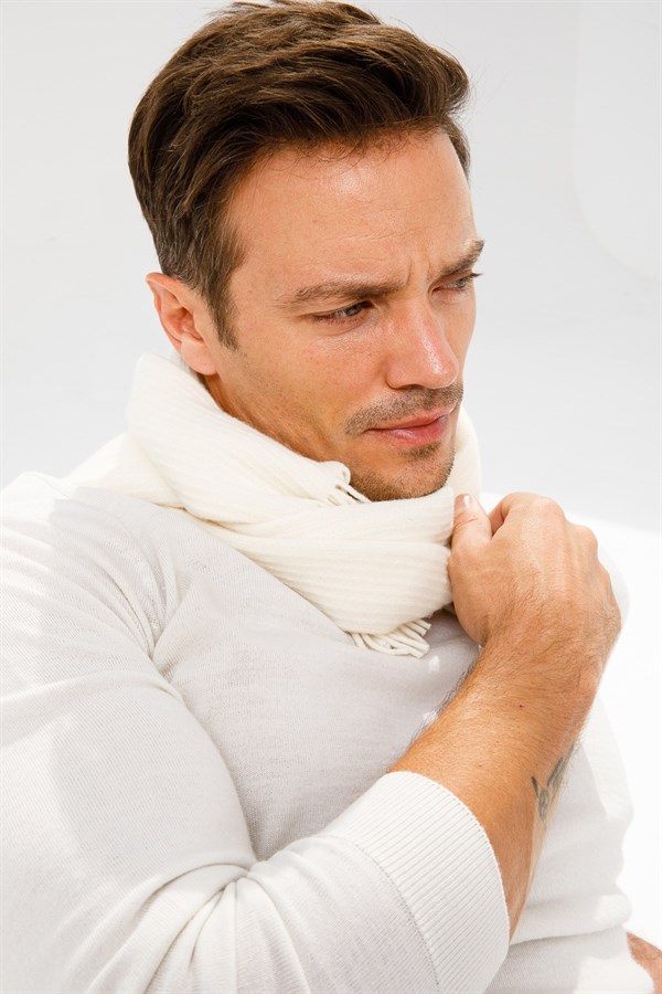 Мужской шерстяной шарф молочный