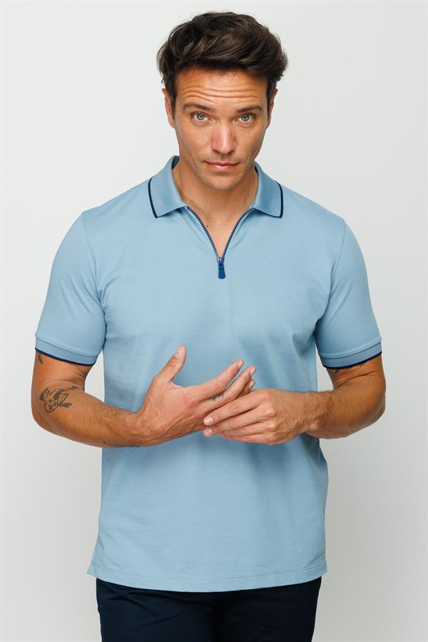 Мужская футболка с вырезом поло на молнии голубая 