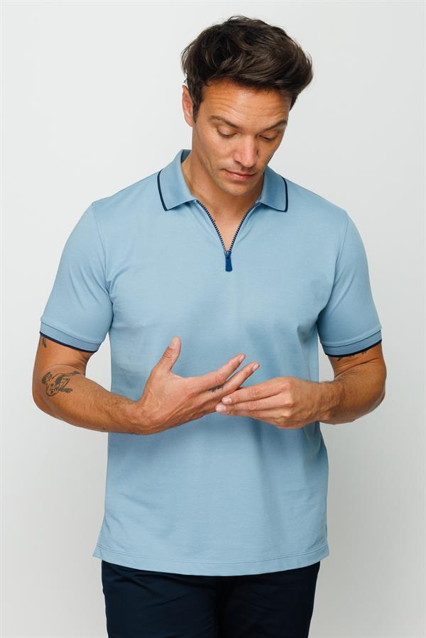 Мужская футболка с вырезом поло на молнии голубая 