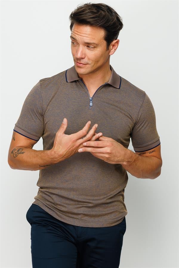 Мужская футболка с вырезом поло на молнии коричневая 