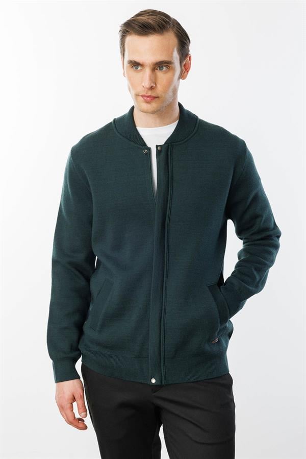 Мужская вязаная трикотажная куртка с воротником судьи зеленая