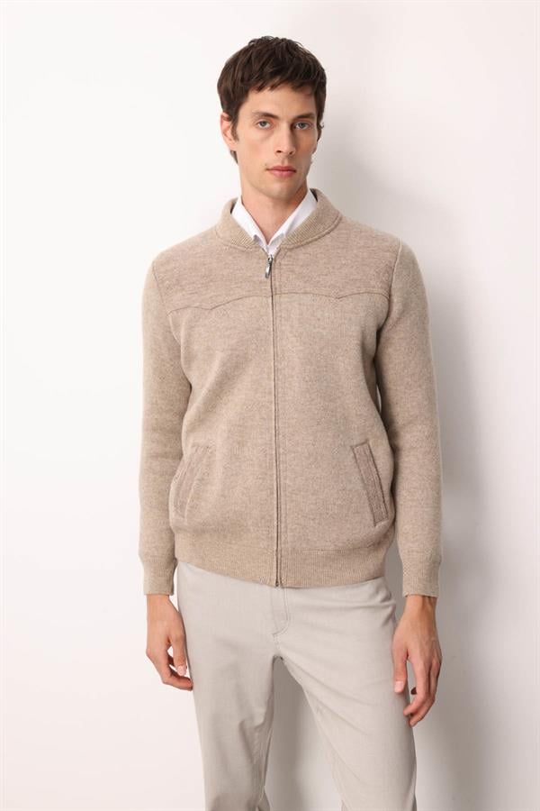 Erkek Hakim Yaka Göğsü ve Cebi Keçe Triko Mont K.Bej