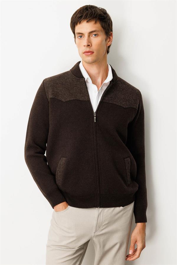 Erkek Hakim Yaka Göğsü ve Cebi Keçe Triko Mont K.Kahve
