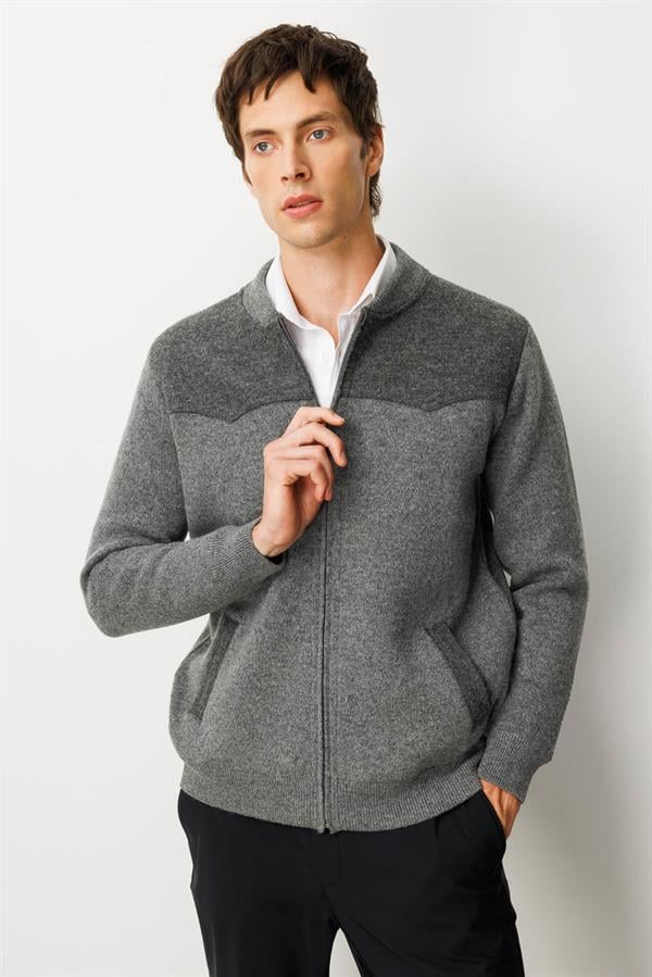 Erkek Hakim Yaka Göğsü ve Cebi Keçe Triko Mont Füme