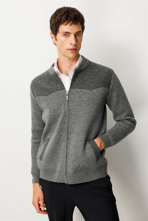 Erkek Hakim Yaka Göğsü ve Cebi Keçe Triko Mont Füme