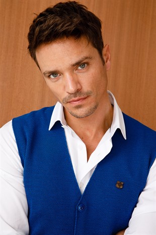 Мужской трикотажный жилет синий