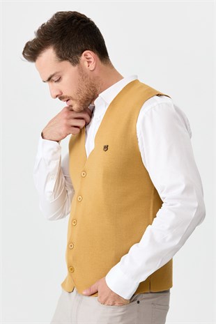 Мужской тонкий трикотажный жилет бежевый