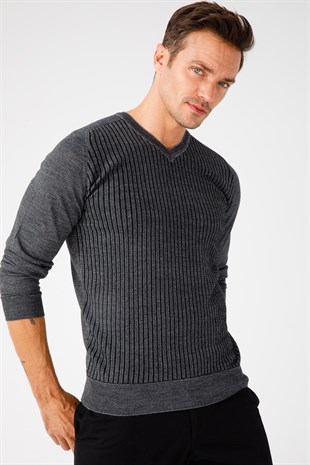 Мужской свитер с V-образным вырезом пепельно-серый