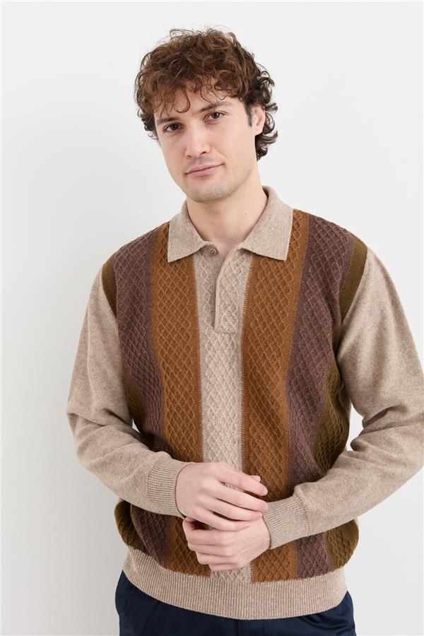 Мужской шерстяной свитер с воротником поло и узором спереди