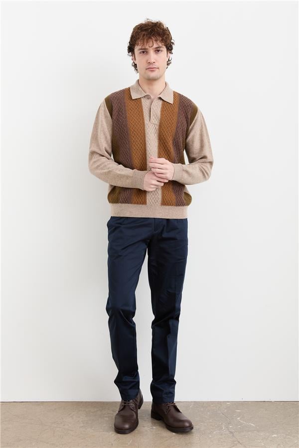 Мужской шерстяной свитер с воротником поло и узором спереди