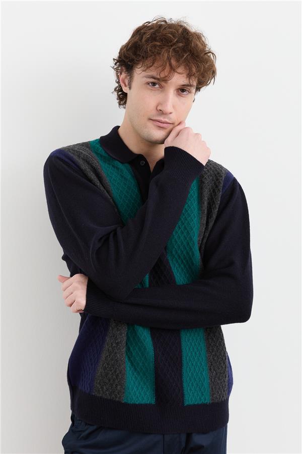 Мужской шерстяной свитер с воротником поло и узором спереди