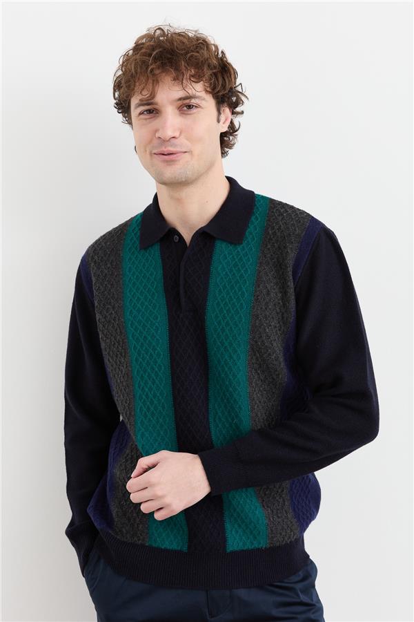 Мужской шерстяной свитер с воротником поло и узором спереди