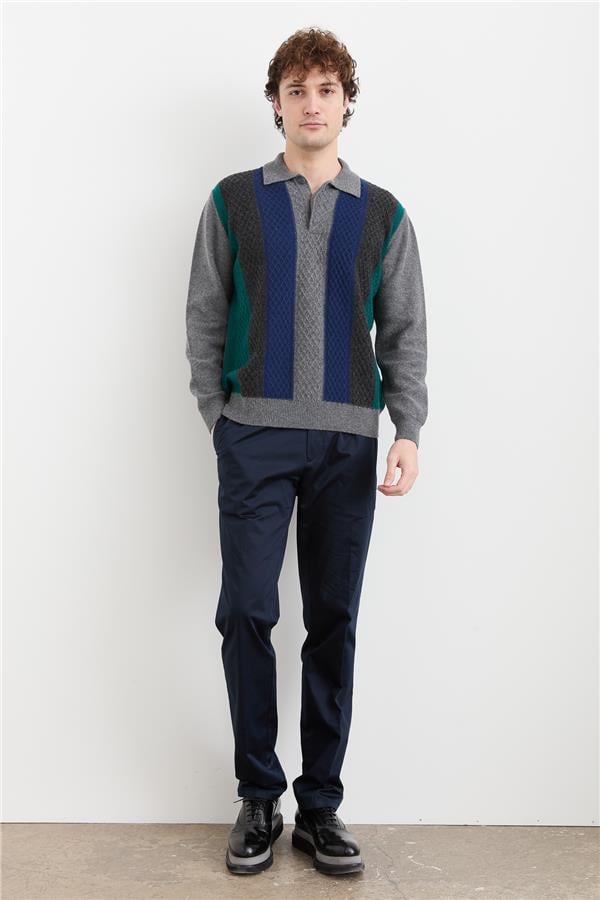 Мужской шерстяной свитер с воротником поло и узором спереди