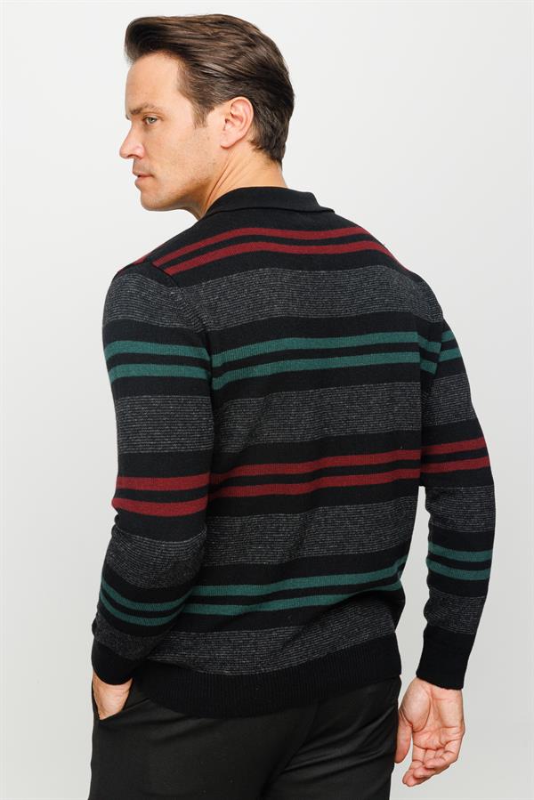 Мужской шерстяной свитер с круглым вырезом и цветными полосками спереди черный 