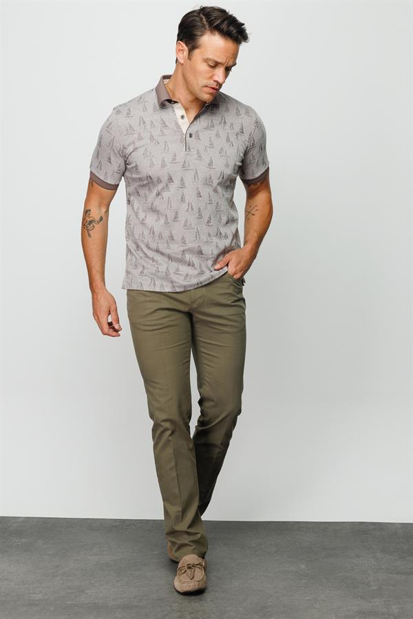 Мужская футболка поло с рисунком парусник бежевая