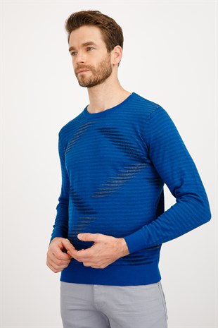 Мужской свитер с круглым вырезом и трикотажем синий