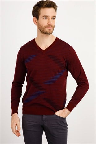 Мужской вязаный свитер с V-образным вырезом цвета сливы