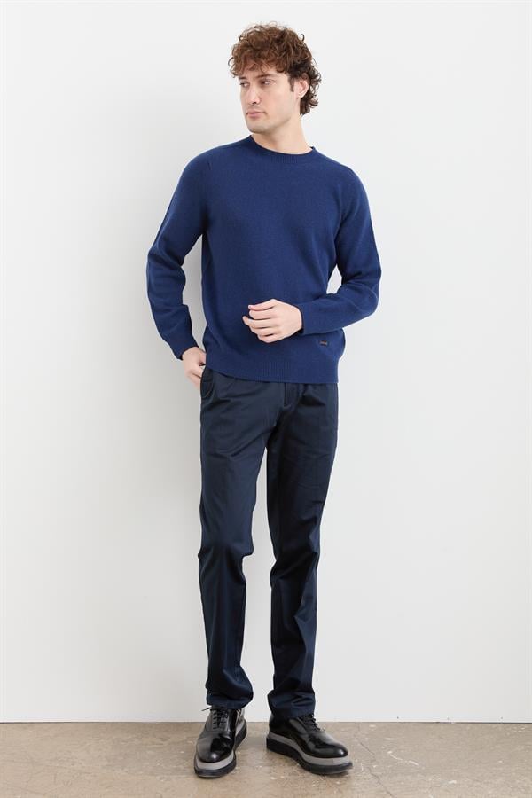 Мужской базовый шерстяной свитер с круглым вырезом