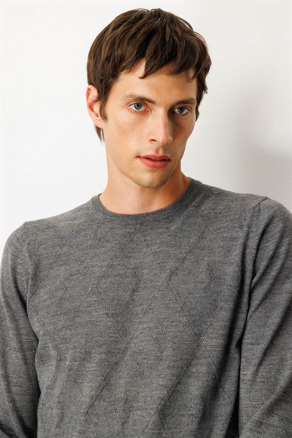 Erkek Sıfır Yaka Çizgili Baklavalı Yün Kazak Füme