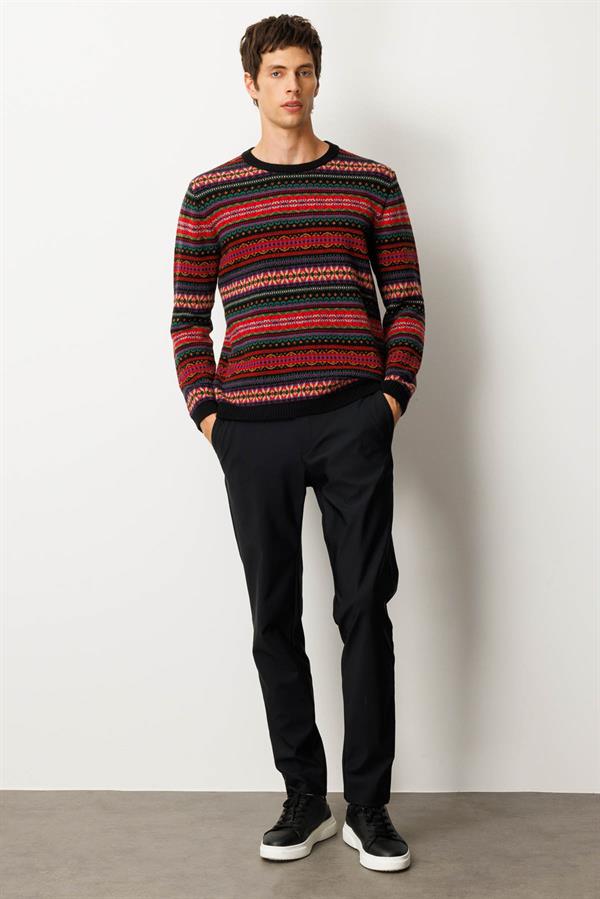 Erkek Sıfır Yaka Jakarlı Yün Kazak Siyah