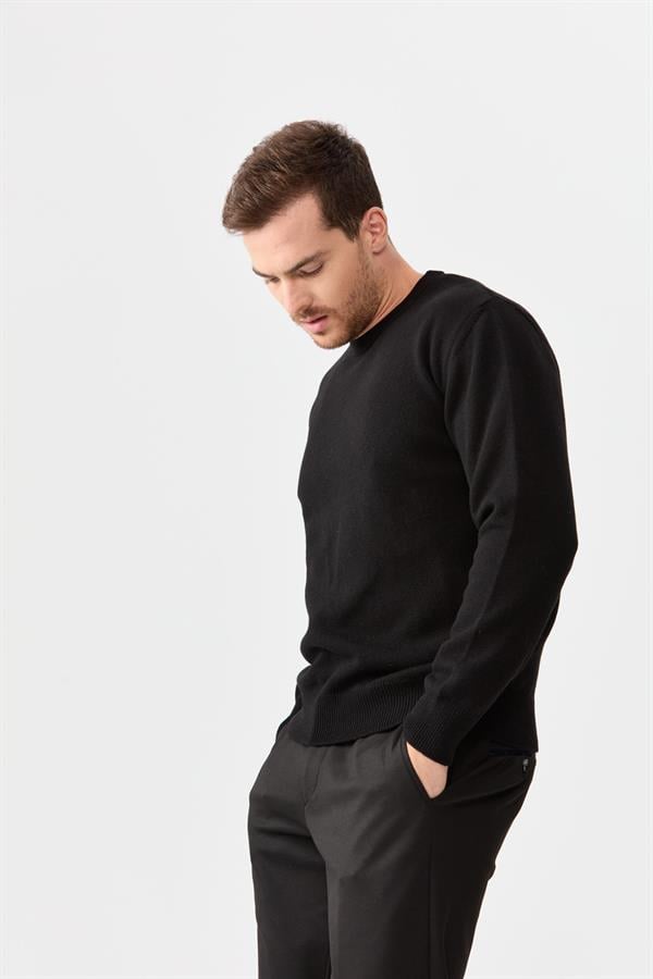 Мужской классический шерстяной свитер с круглым вырезом черный