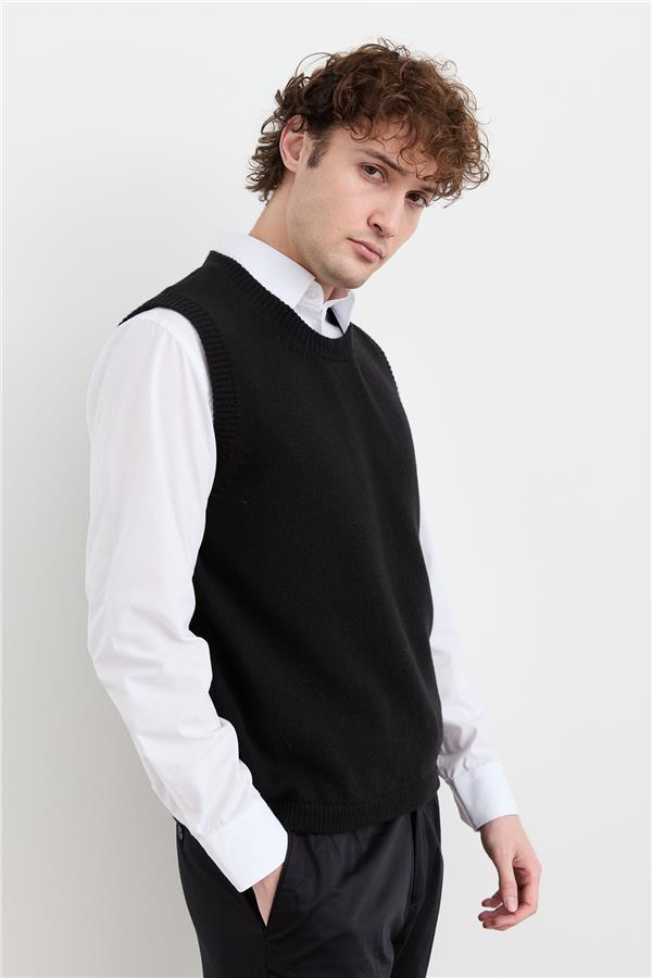 Мужской шерстяной свитер с круглым вырезом