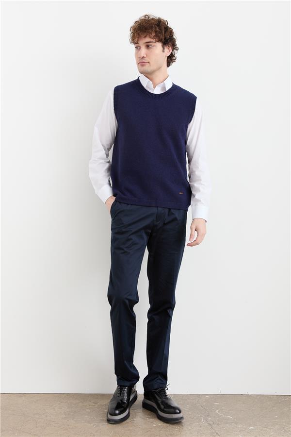 Мужской шерстяной свитер с круглым вырезом