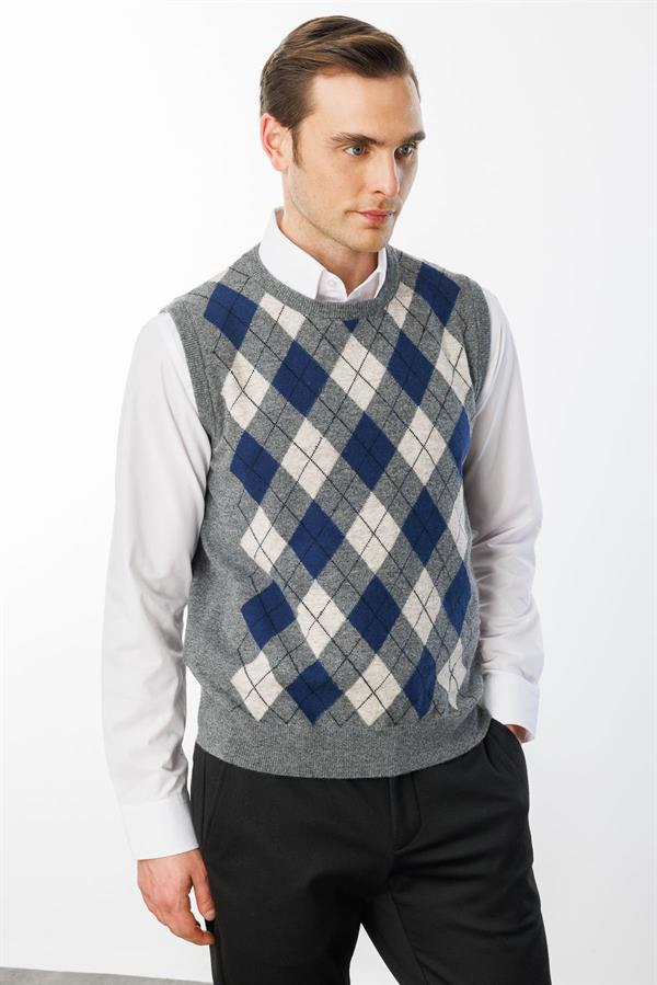 Erkek Sıfır Yaka Önü Baklava Desenli Yün Süveter Füme