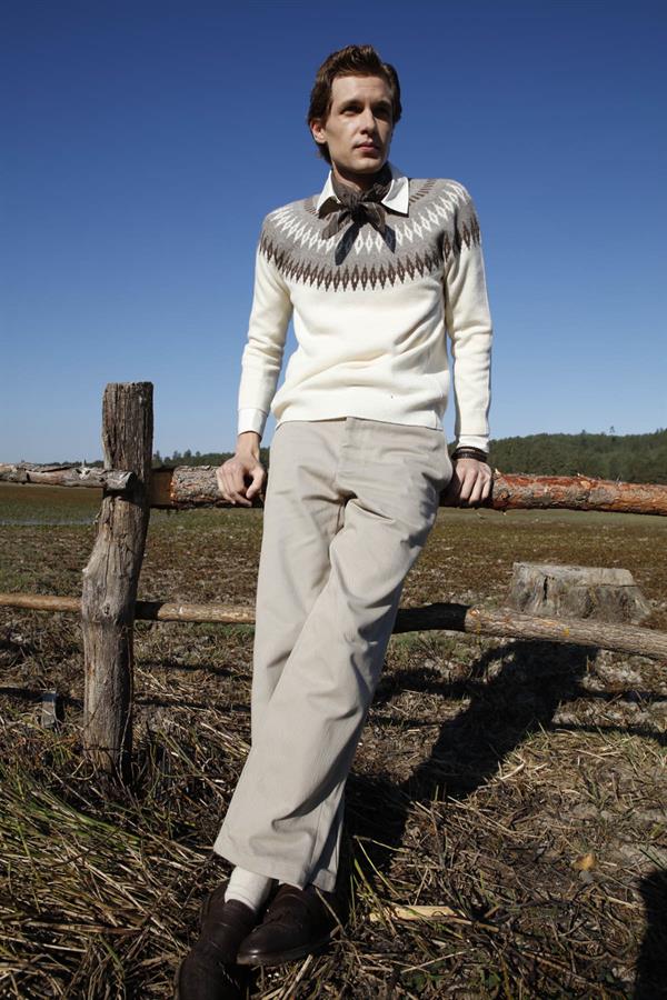 Erkek Sıfır Yaka Robası Baklavalı Yün Kazak Kemik