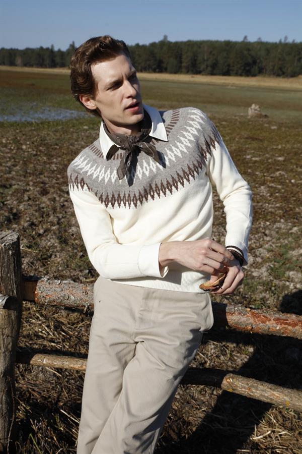 Erkek Sıfır Yaka Robası Baklavalı Yün Kazak Kemik