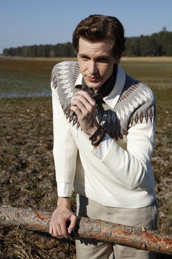 Erkek Sıfır Yaka Robası Baklavalı Yün Kazak Kemik