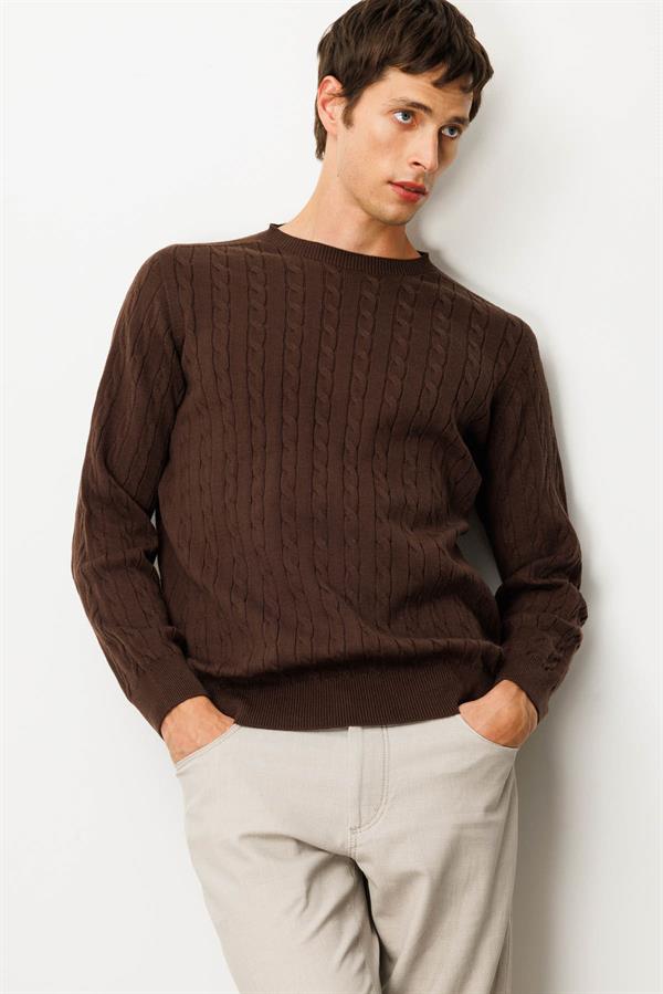 Erkek Sıfır Yaka Saç Örgülü Kazak Kahve