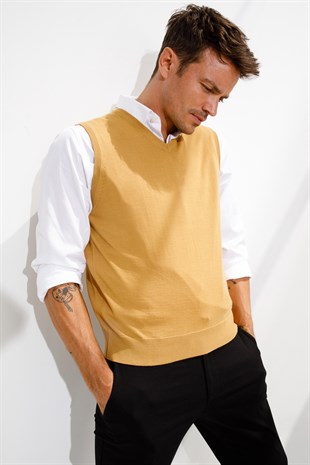 Мужской трикотаж Свитер светло-верблюжий