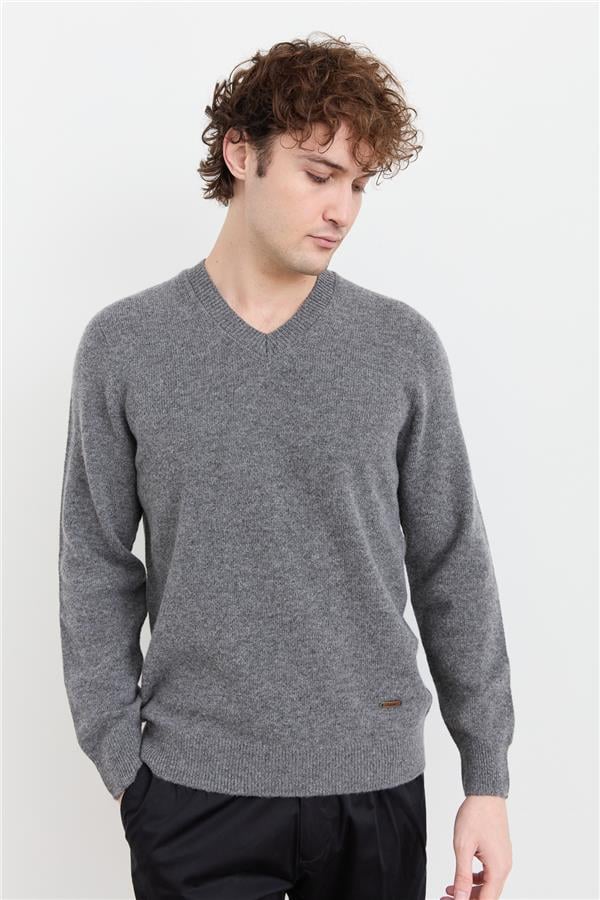 Мужской шерстяной свитер с v-образным вырезом