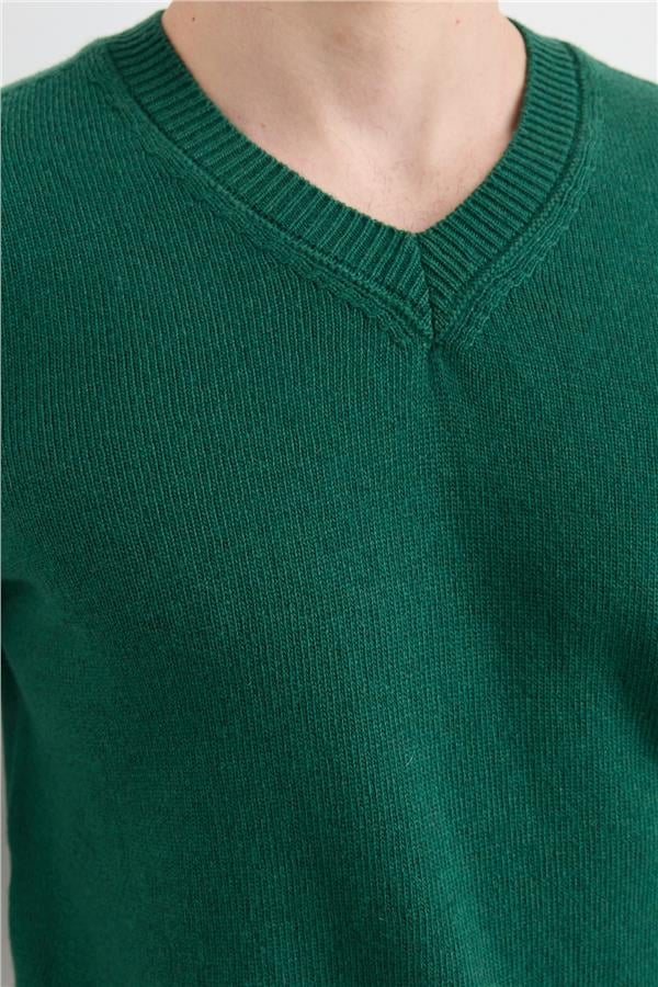Мужской шерстяной свитер с v-образным вырезом
