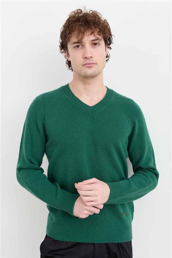 Мужской шерстяной свитер с v-образным вырезом