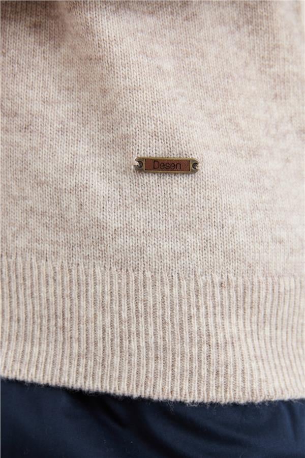 Мужской шерстяной свитер с v-образным вырезом