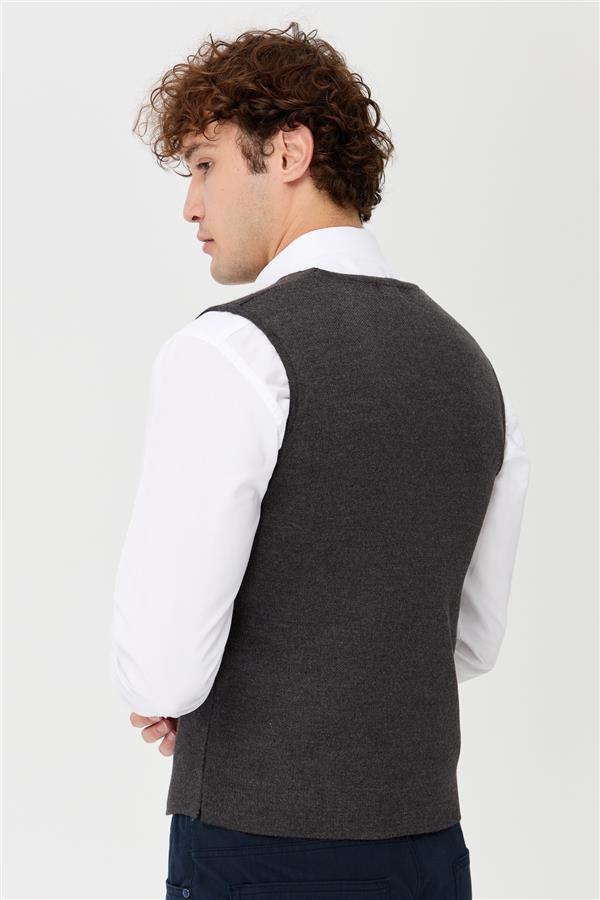 Мужской жилет тонкой вязки о.копченый