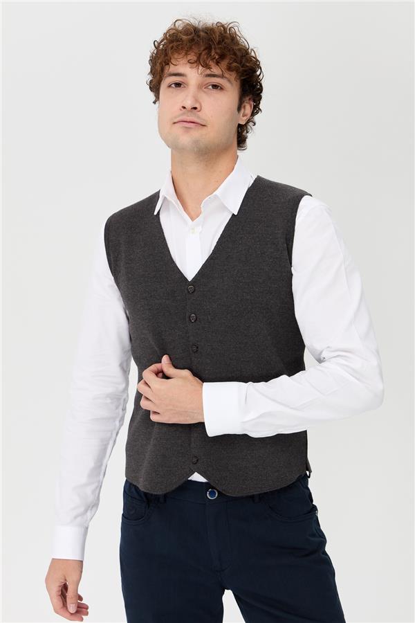 Мужской жилет тонкой вязки о.копченый