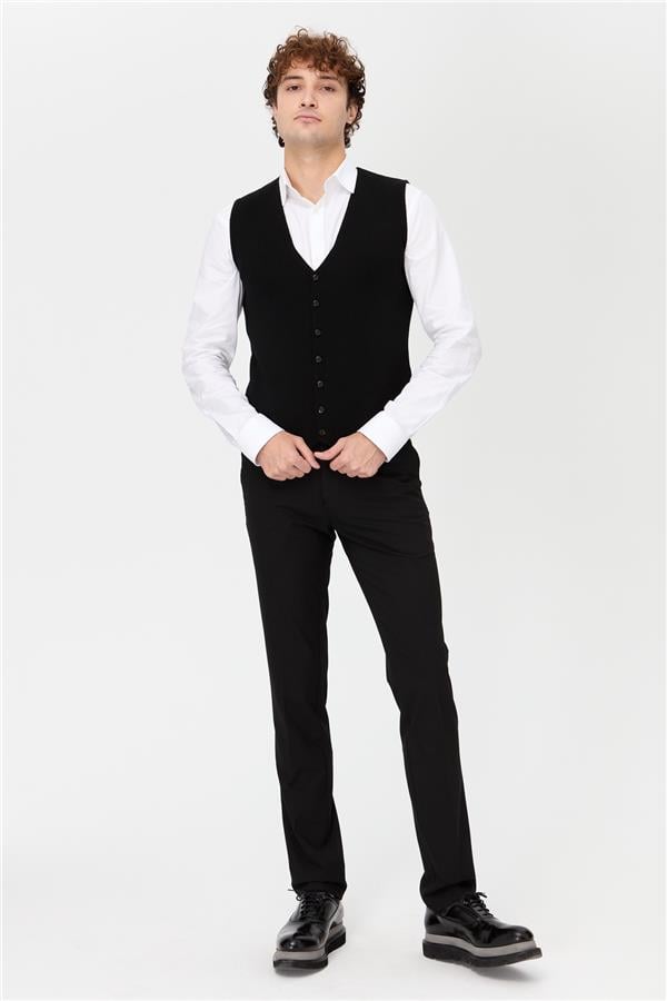 Мужской жилет тонкой вязки черный
