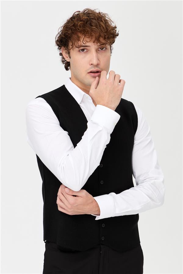 Мужской жилет тонкой вязки черный